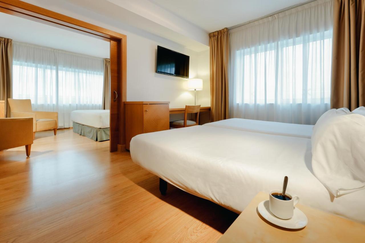 Hesperia Santiago Peregrino Hotel Santiago de Compostela Exterior photo