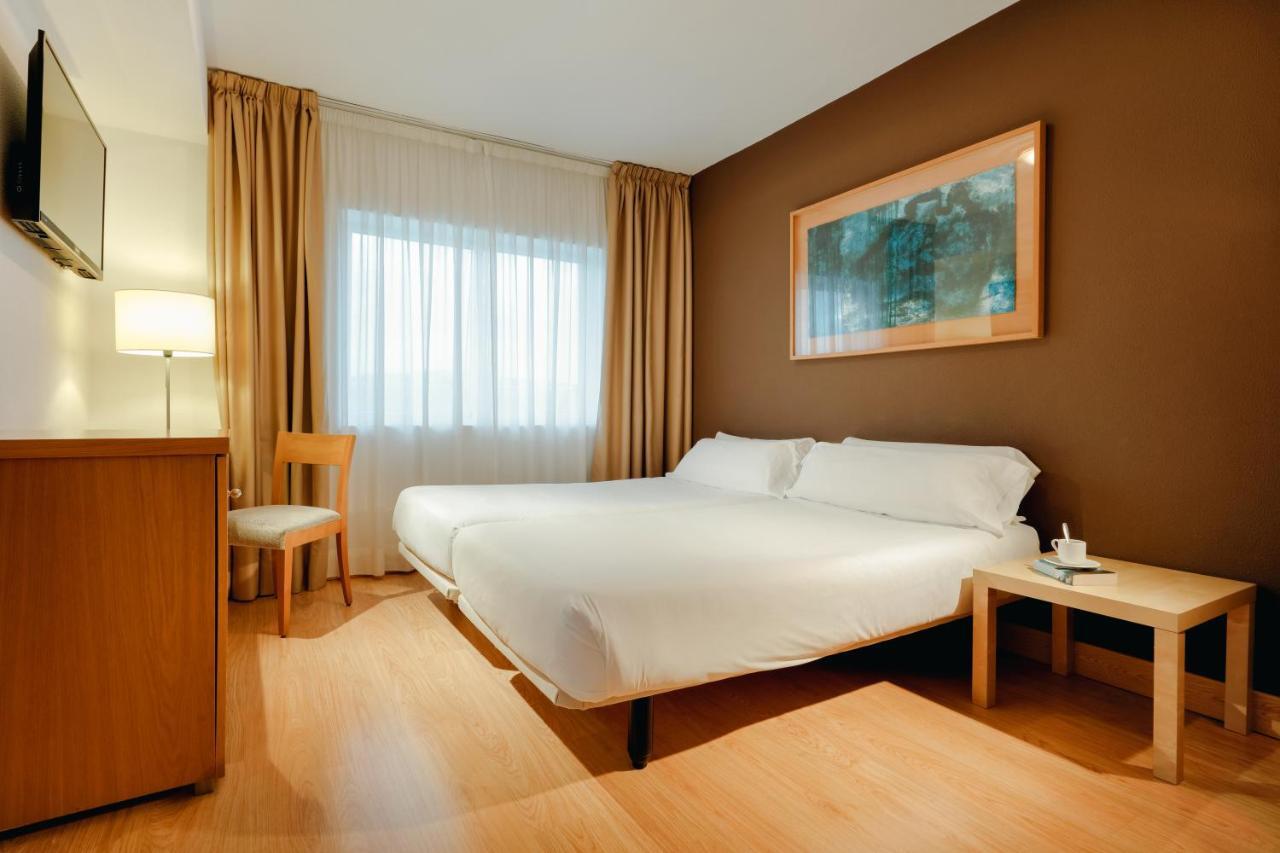 Hesperia Santiago Peregrino Hotel Santiago de Compostela Exterior photo